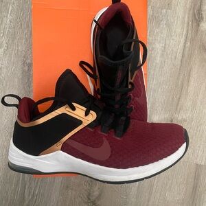 Nike Women’s Air Max Bella Maroon and Black Athletic Shoes- Size 8